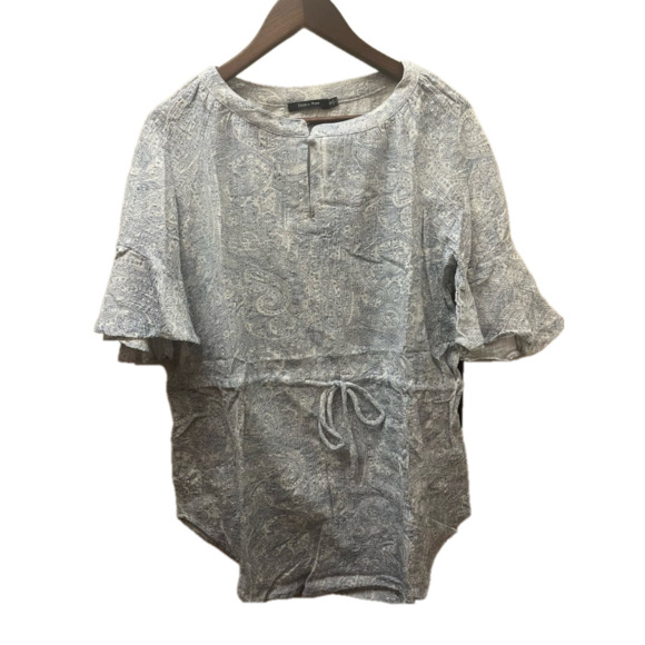 Doe & Rae Tops - Doe & Rae Paisley top Size small